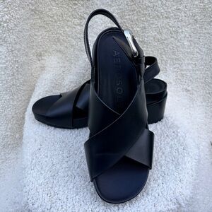 AEROSOLES Chrystie Black Crisscross Slingback Leather Sandals with Buckle size 8